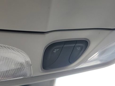 Used 2019 Jeep Cherokee Latitude w/ Cold Weather Group image 27