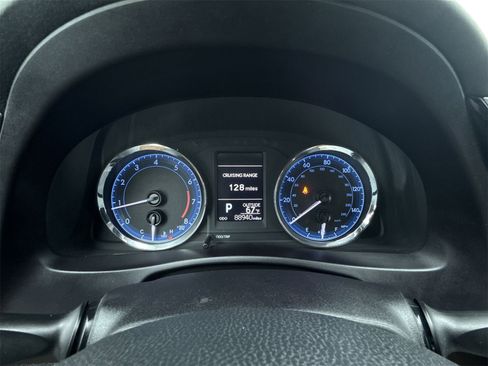 Used 2017 Toyota Corolla LE image 22