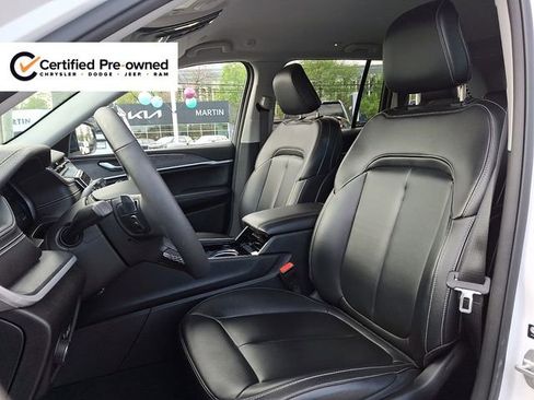 Certified 2023 Jeep Grand Cherokee Limited AWD/4WD image 13