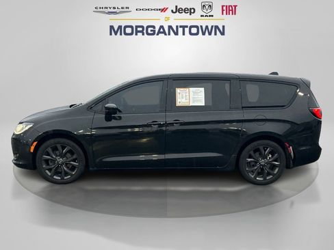 Used 2020 Chrysler Pacifica Touring w/ S Appearance Package image 9