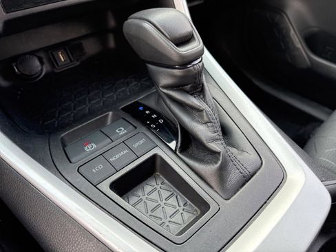 Certified 2021 Toyota RAV4 XLE image 20