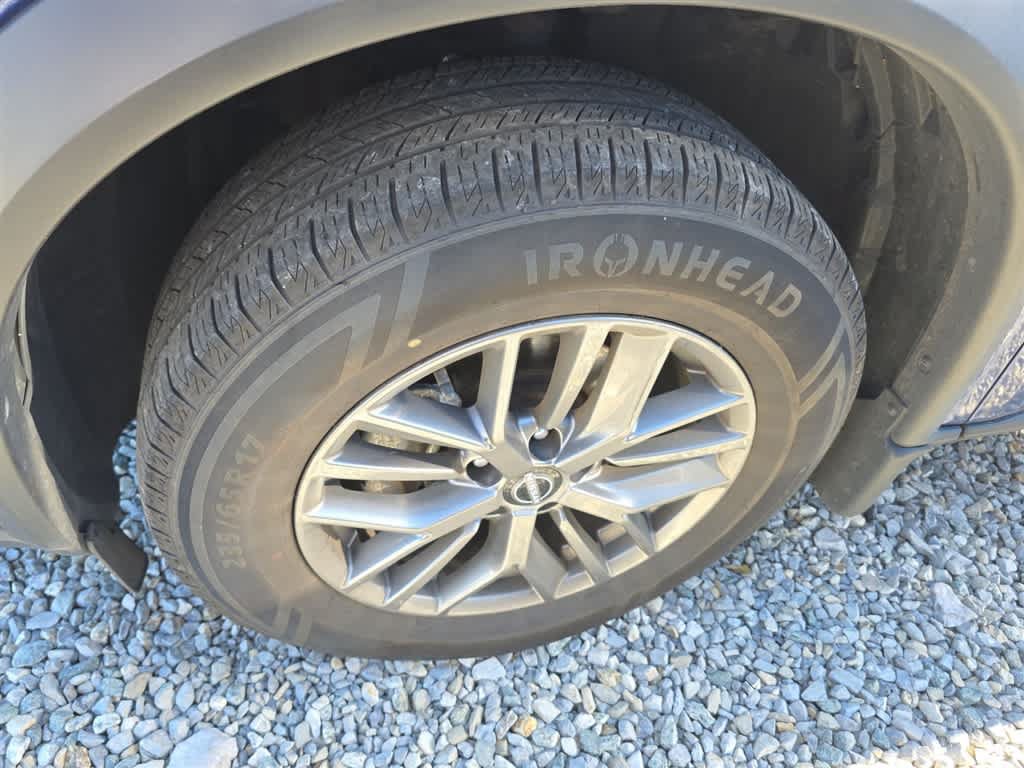 Used 2023 Nissan Rogue S AWD/4WD image 12