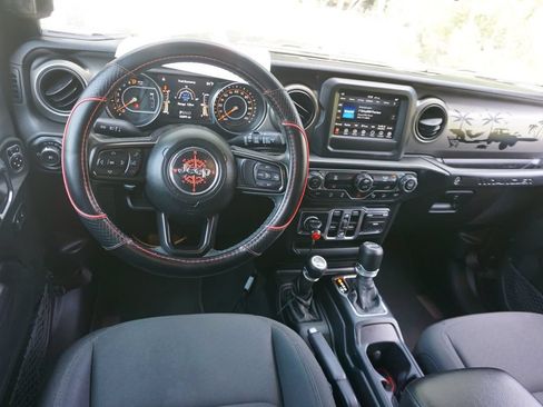 Used 2019 Jeep Wrangler Unlimited Sport S AWD/4WD image 6