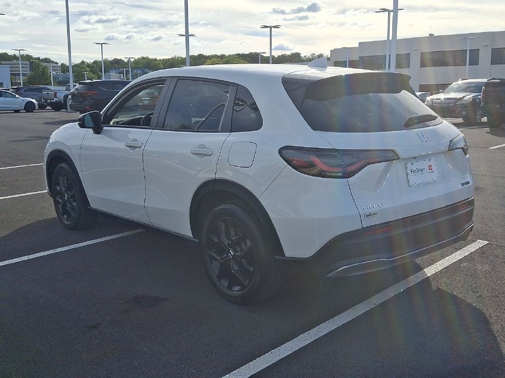 Used 2024 Honda HR-V Sport image 4