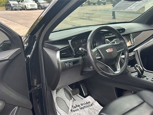 Used 2022 Cadillac XT6 Sport image 12