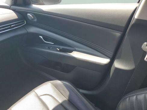 Used 2024 Hyundai Elantra Limited FWD image 16