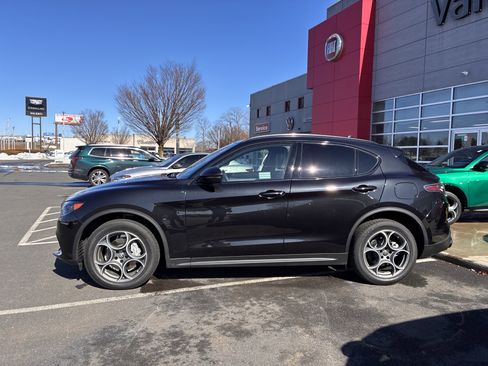 New 2026 Alfa Romeo Stelvio Sprint w/ Convenience Package image 6