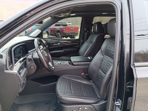 Used 2023 Cadillac Escalade Sport Platinum image 8