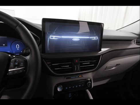 Used 2023 Ford Escape Platinum w/ Premium Technology Package AWD/4WD image 9