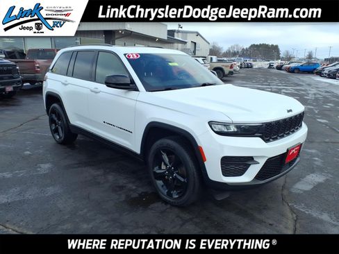 Used 2023 Jeep Grand Cherokee Altitude image 1