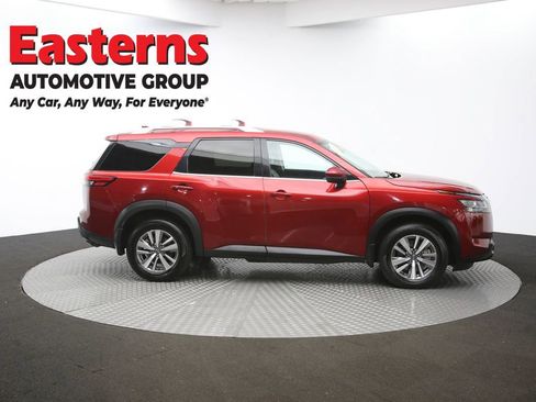 Used 2022 Nissan Pathfinder SL image 49