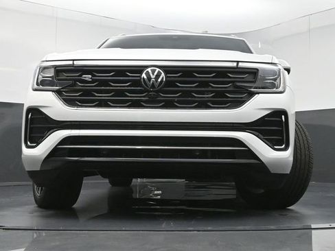 Used 2025 Volkswagen Atlas Cross Sport SEL Premium R-Line AWD/4WD image 40