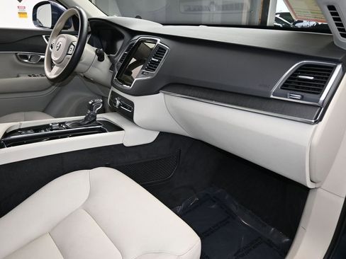 Used 2020 Volvo XC90 T5 Momentum w/ Protection Package image 43