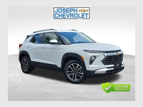 Used 2025 Chevrolet TrailBlazer LT AWD/4WD image 1