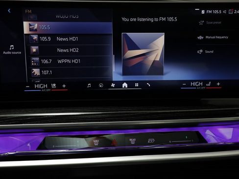 Certified 2025 BMW 740i xDrive 740i xDrive w/ Premium Package image 9