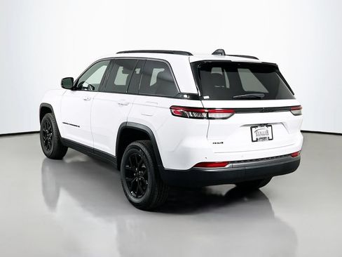 New 2026 Jeep Grand Cherokee Altitude AWD/4WD image 5