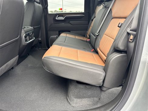 Used 2026 Chevrolet Silverado 3500 High Country w/ Technology Package image 21