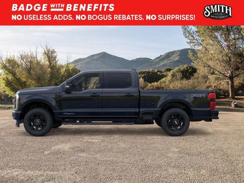 New 2026 Ford F250 Lariat w/ Black Appearance Package image 4