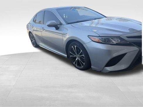 Used 2018 Toyota Camry SE w/ Audio Package FWD image 7
