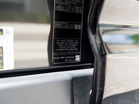 Used 2023 Land Rover Defender 110 AWD/4WD image 32