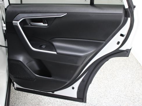 Used 2025 Toyota RAV4 XLE w/ Convenience Package FWD image 34