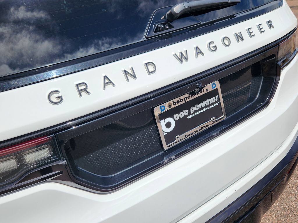 Used 2024 Jeep Grand Wagoneer L Series II w/ Quick Order Packagew 28T AWD/4WD image 31