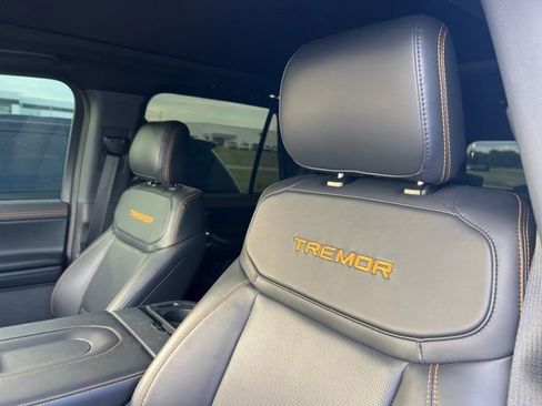 Used 2025 Ford Expedition Tremor AWD/4WD image 8