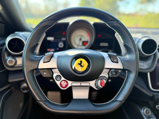 Used 2017 Ferrari GTC4Lusso AWD/4WD image 18