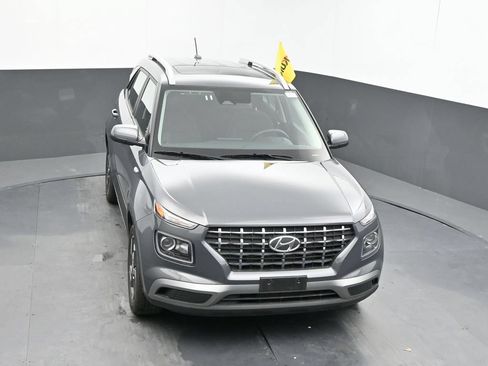 Used 2025 Hyundai Venue SEL FWD image 29