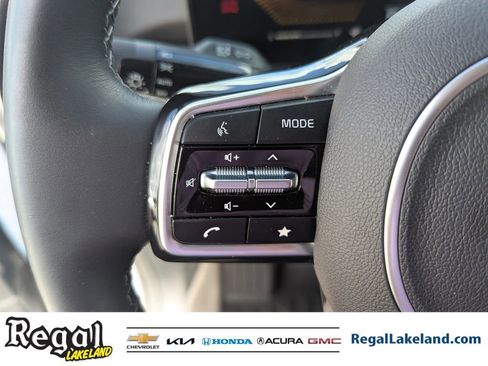 Used 2025 Kia Sorento S w/ Panoramic Sunroof Package image 25