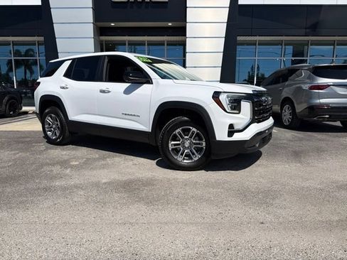 New 2026 GMC Terrain Elevation w/ Technology Package II FWD image 2