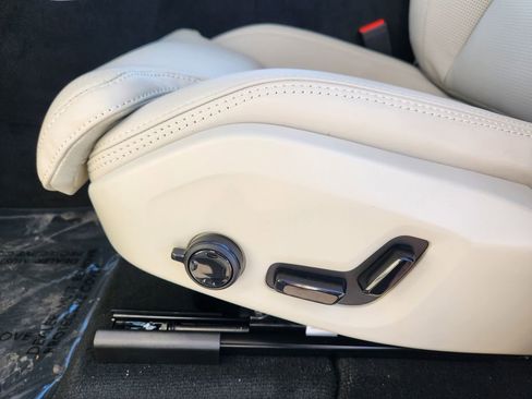 New 2026 Volvo XC60 T8 Ultra w/ Climate Package image 13