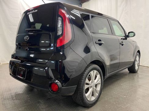 Used 2016 Kia Soul + image 9