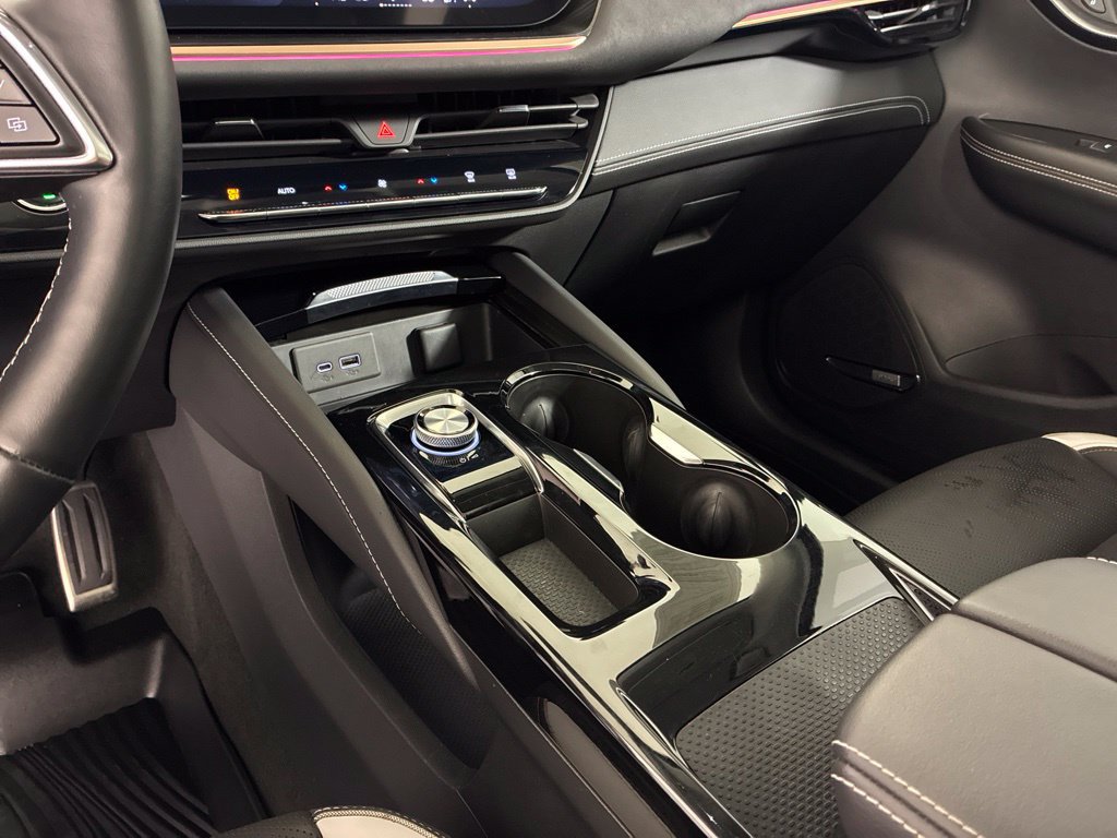 Used 2025 Buick Envision Sport Touring AWD/4WD image 13
