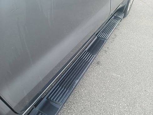 Used 2019 GMC Sierra 1500 SLT w/ SLT Premium Plus Package RWD image 9