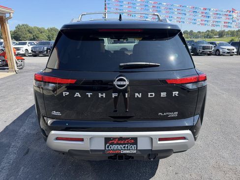 Used 2025 Nissan Pathfinder Platinum AWD/4WD image 5