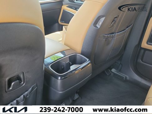 Certified 2022 Kia Telluride SX w/ Towing Package FWD image 15