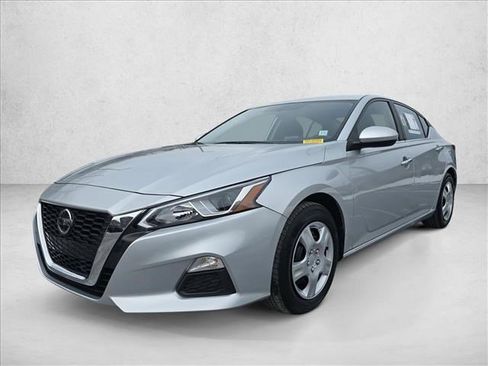 Used 2019 Nissan Altima 2.5 S image 1