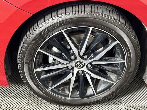 Used 2022 Toyota Camry SE image 9