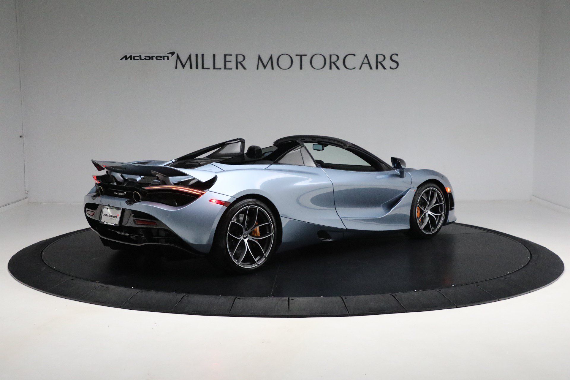 Used 2023 McLaren 720S Performance RWD image 8