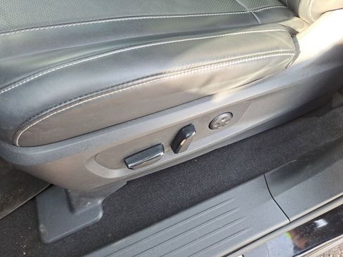 Used 2023 INFINITI QX60 Luxe image 25