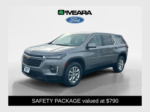 Used 2023 Chevrolet Traverse LS w/ Safety Package image 1