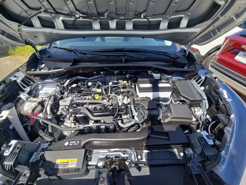 Used 2025 Toyota Corolla Cross LE FWD image 33