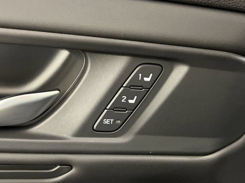 Used 2025 Honda Accord EX-L image 32
