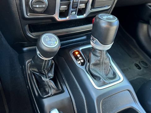 Used 2024 Jeep Wrangler High Altitude image 31