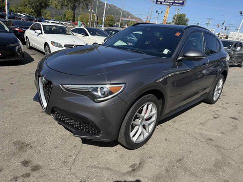 Used 2018 Alfa Romeo Stelvio Ti Sport AWD/4WD image 3