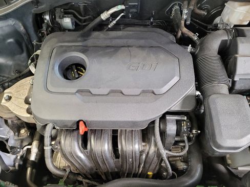 Used 2018 Hyundai Santa Fe Sport FWD image 30