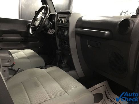 Used 2007 Jeep Wrangler Unlimited Sahara w/ Dual Top Group image 36