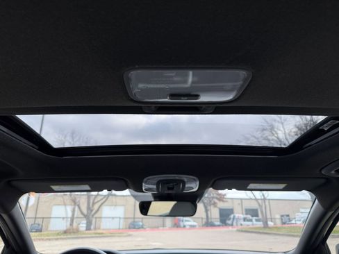 Used 2025 Hyundai Elantra Limited image 29