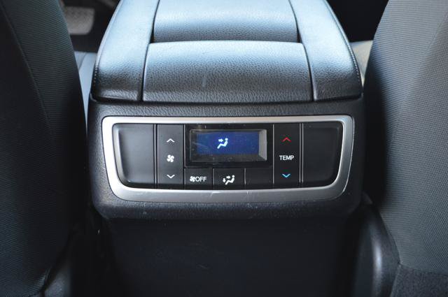 Used 2019 Toyota Highlander LE FWD image 17